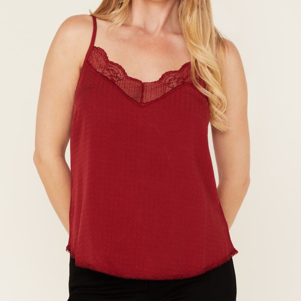 IDYLLWIND Red Lace Cami!